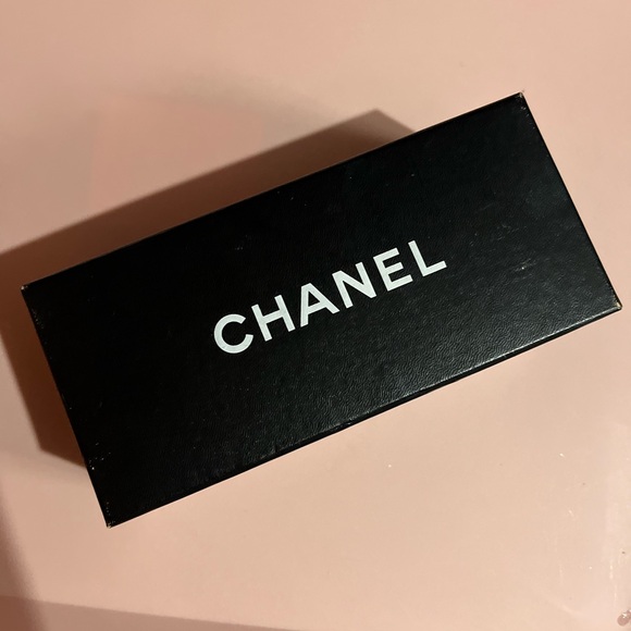 Chanel Coral & Tweed Chain Clover Charm Bracelet plus Box - Picture 3 of 13